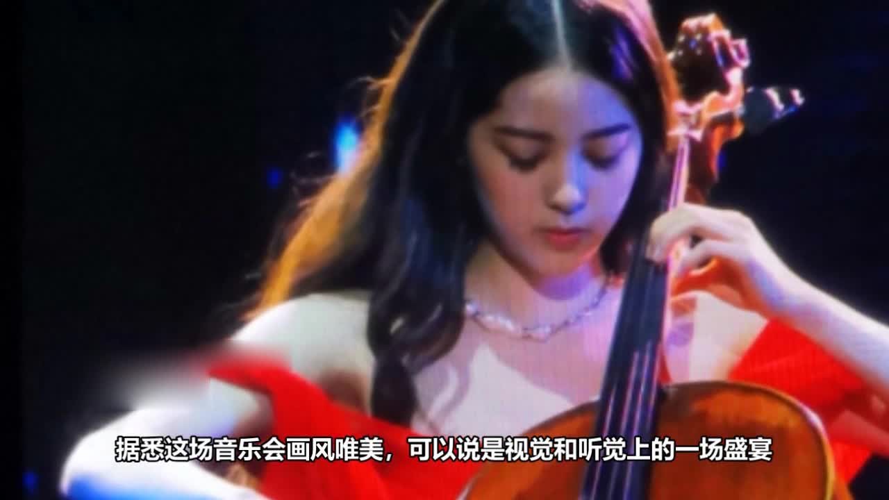 Ouyang Nana was praised for her shoulder strap slipping reaction when she played. Fans'dress design was the same.