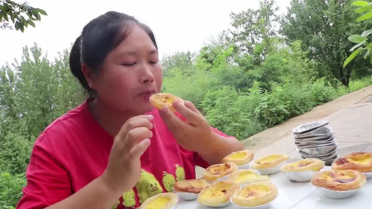 Egg tarts like this: sweet, soft and waxy, endless aftertaste, too delicious, rural fat sister gourmet video