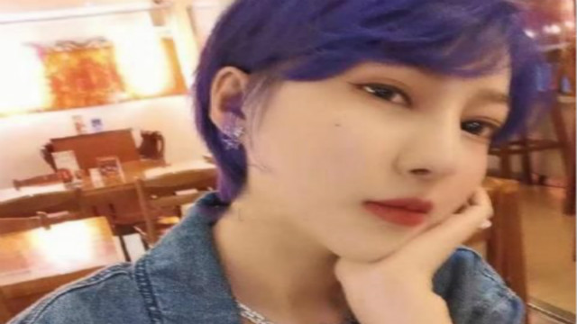 Guo Meimei's recent photo exposure has dyed high-profile purple hair, and she has turned a red face from prison. Netizens: This has changed a lot.