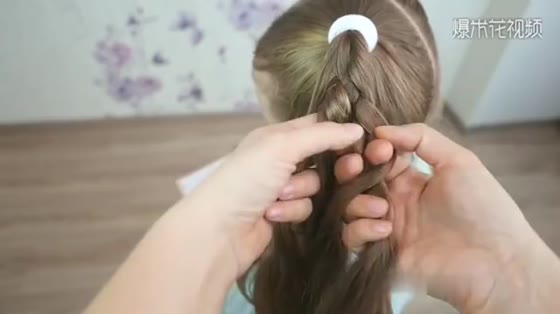 Video of hair tie broadcasted by millions of foreign countries must be coded for daughters at home