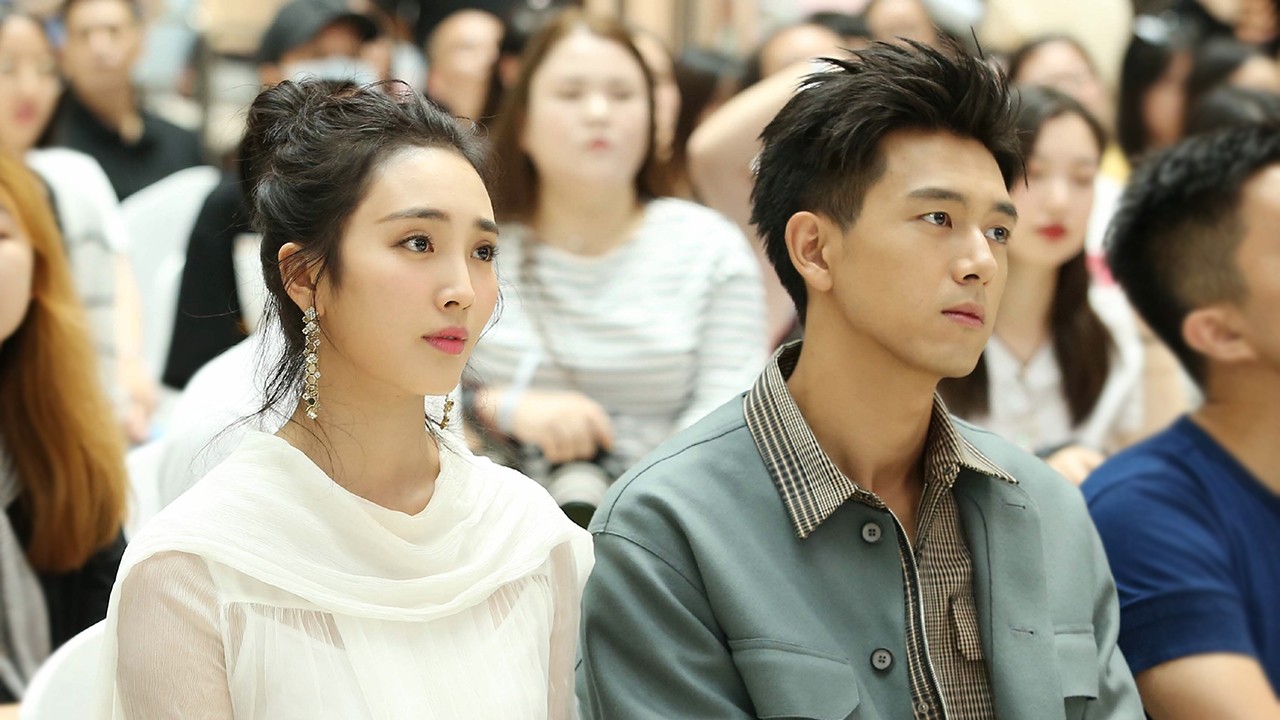 Li's girlfriend Wang Zixuan was stirred up by the pickpocketed marines. Xiao Zhan and Deng Lun never let go of it.