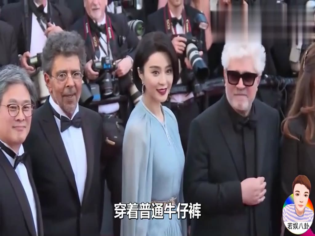 Fan Bingbing was rumored to be pregnant after eating barbecued abdominal bulge. Fan Bingbing said that if she was fat, please don't rumor about her pregnancy.