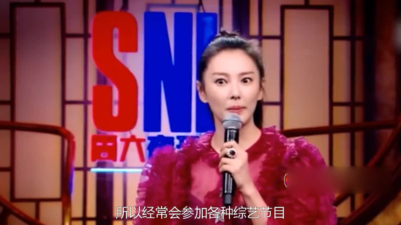 Zhang Yuqi is a real man. She eats spiders so much that she can't let off the hair on her legs.