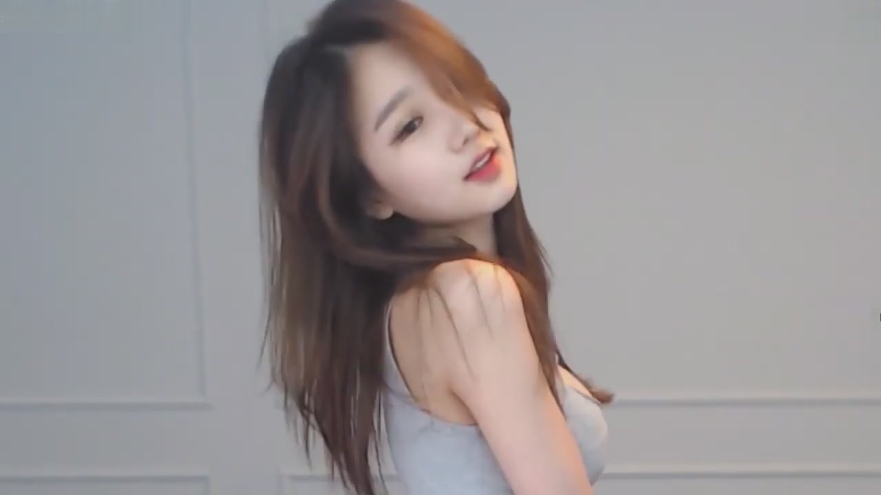 Sexy babe in Seoul