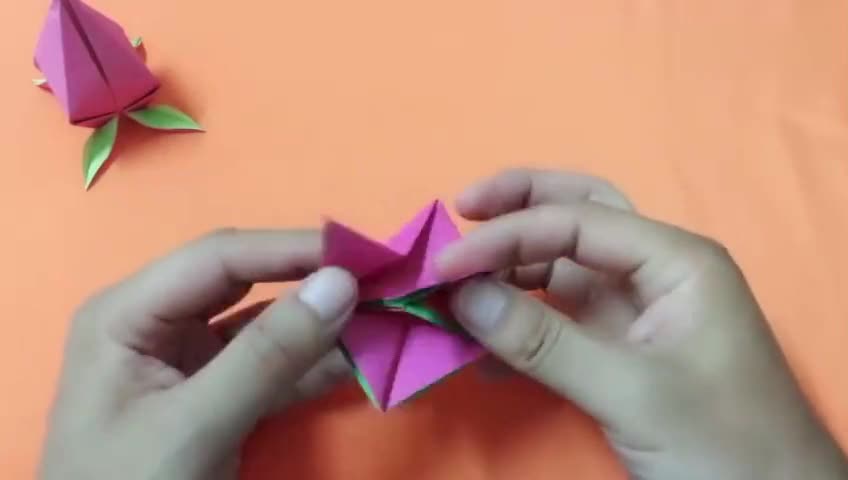 When the peach is ripe again, remember how to fold the peach origami?