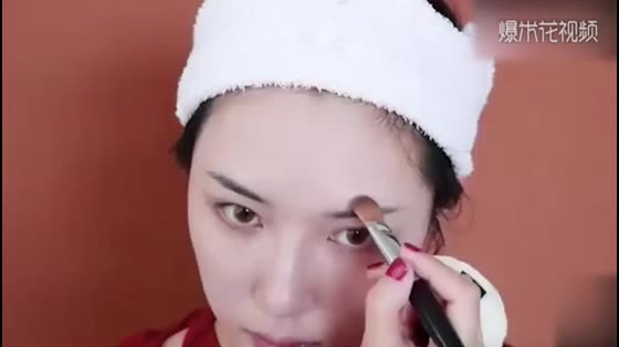 The King's glory Yang Yuhuan imitates make-up. It's hardly too similar.