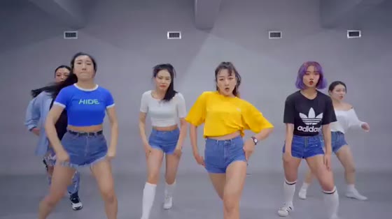 Supercombustible Girls Group Dance, Lively Sexy Hot Dance