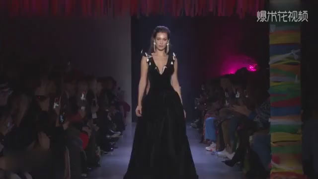 Review of Bella's Fall and Winter Fashion Week Show Records in 2019
