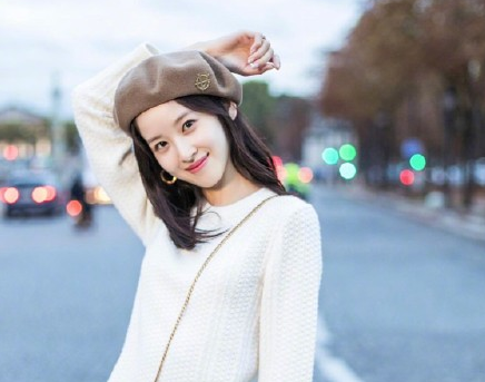 Milk Tea Girl Zhang Zetian denies poor academic record:staying up late,only knowing by herself