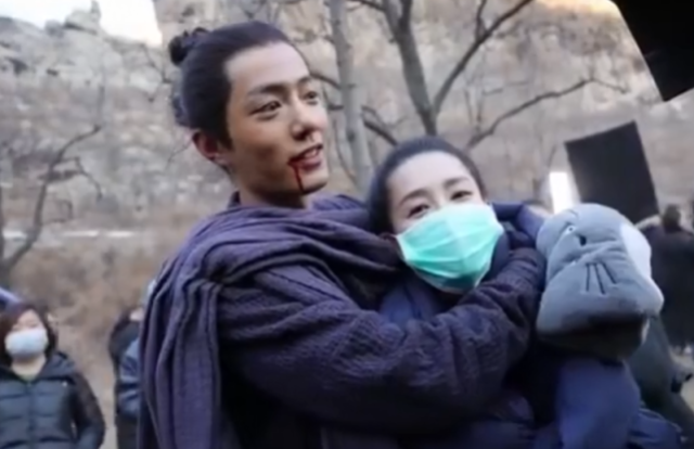 Jade Dynasty Movie Shooting scene:Xiao Zhan hugged Li Qin