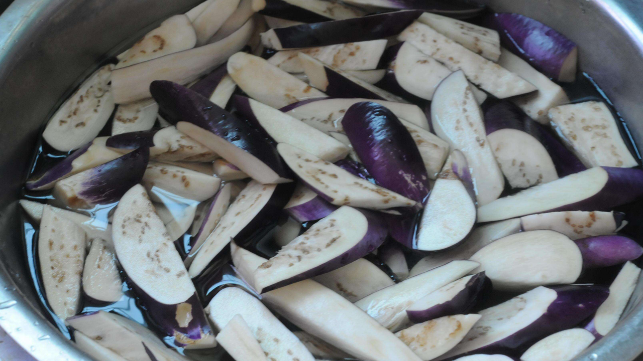 Eggplant can not eat with this food, now it is too late to understand, many people do not know!