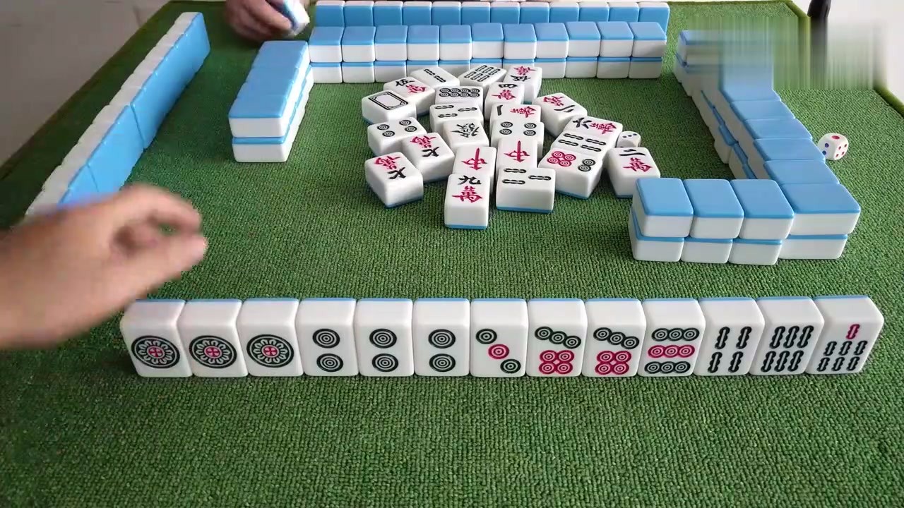 Mahjong: The young man has a clear bars and eighteen Arhats, and all the players will be scared away.