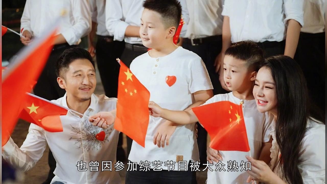 Zou Shiming hosted a hundred-day banquet for the three children's beloved son. Ran Yingying presented her son with her mother's surname.