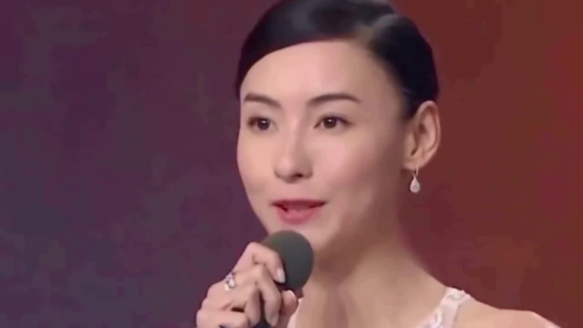 Cecilia Cheung's photo of a man's back triggered a heated debate, netizens: father of three fetuses?