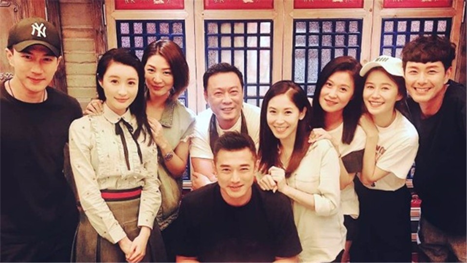 Liu Kaiwei celebrated Huang Xiangxing's 40th birthday with a low-key photo and a smile.