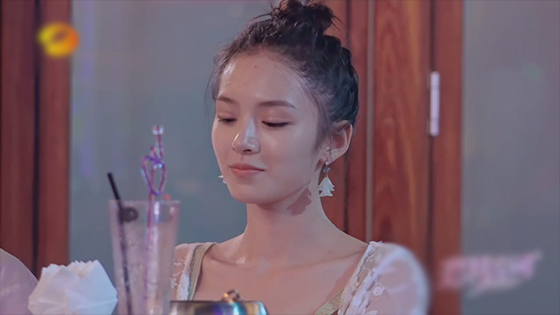 Dream Space season 2 - Zhu Yunhui cries when she heard a song.