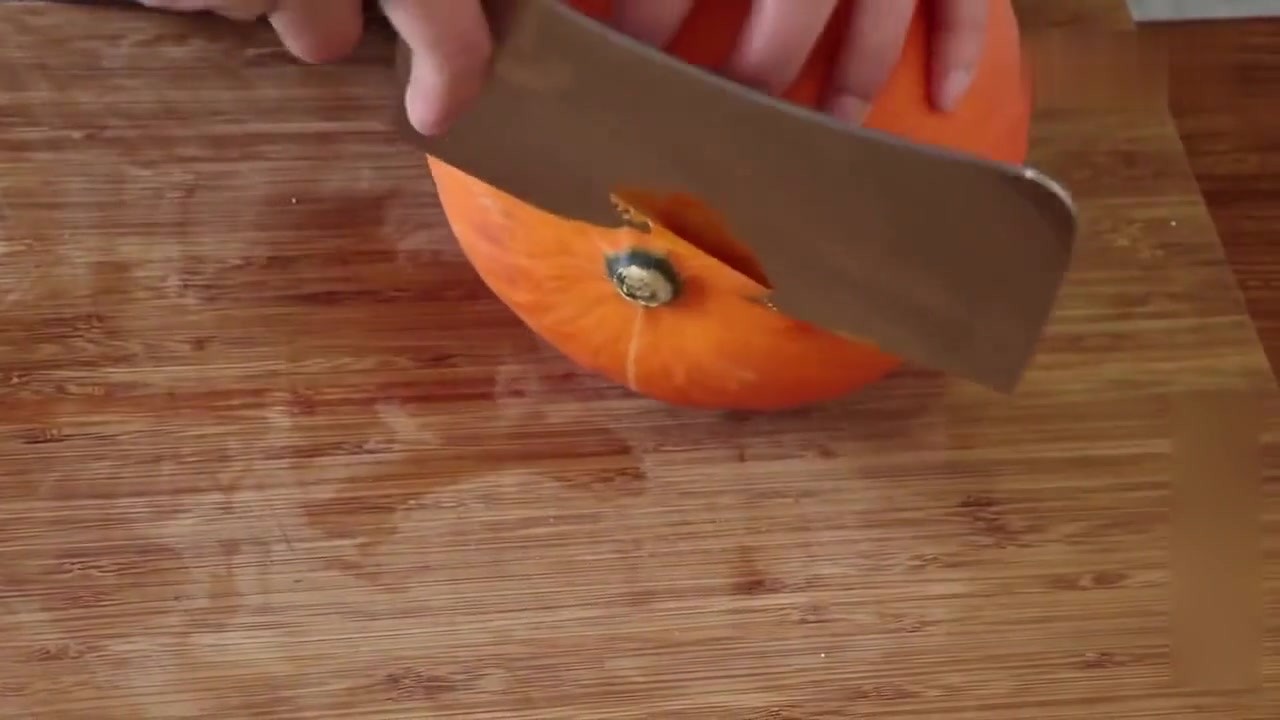[That's the simplest way to make pumpkin pie] No dough rubbing, no oil drop, no greasy or delicious.