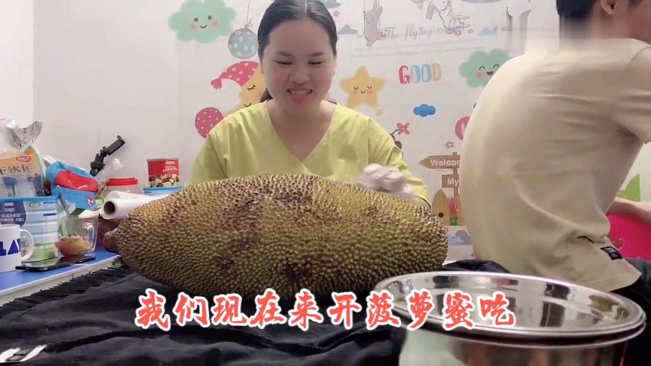 The market sells 7 yuan a kilo of jackfruit, online buys 30 jin only 60 yuan, flesh peeled to hand cramp