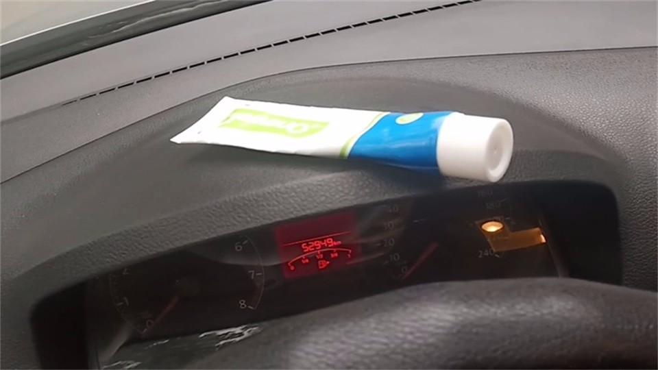 It's so bad to put a toothpaste in the car. Not many people know about it. Learn what you need.