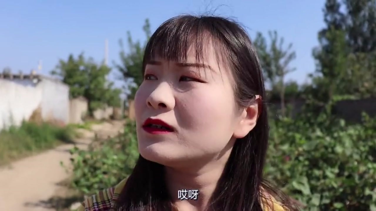 Beauty owes a bachelor 10 yuan for taxi fare. She didn't want the money back, but she didn't expect to take herself in.