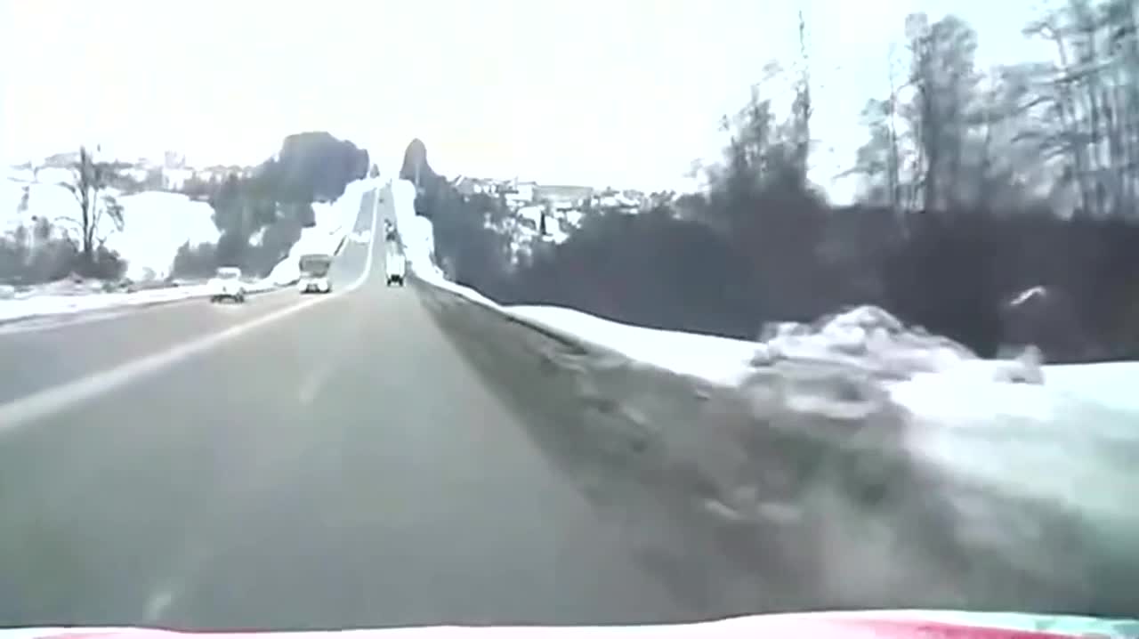 The new driver drives on the road and regrets next minute.