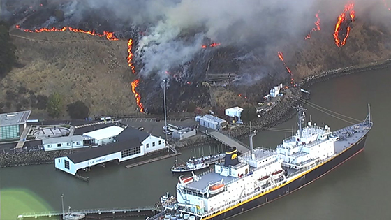 Fires in Vallejo jumps across Carquinez Strait to Crockett- bridge closed