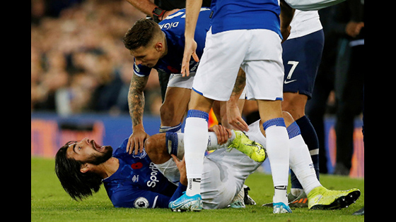 Everton Andre Gomes Suffers Leg Injury After Tackle by Heung-Min Son