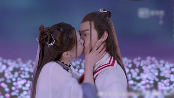 Zhang Rongrong and Xu kai kiss in Once Upon A Time In Lingjian Mountain 2019